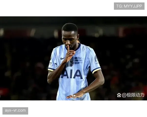 肖恩·朗斯塔夫状态火热，英超赛场展现卓越创造力与领袖风范